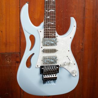 Ibanez PIA3761, Blauw poeder
