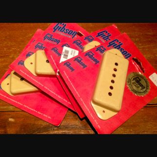 Gibson P-90 / P-100 Pu Cover / Creme