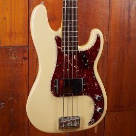 Fender CS Postmodern Bass Closet Classic Max Guitar