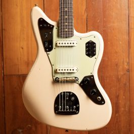ギター Fender Jaguar Amazon.com: Fender Kurt Cobain Jaguar NOS - 3-Tone Sunburst