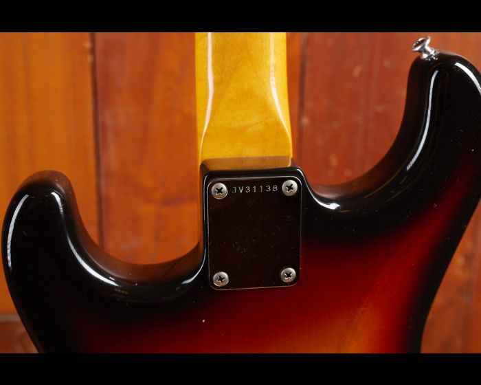 Squier by Fender JV Strat Sunburst, w/Kahler tremolo – Max