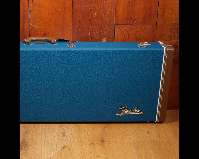 Fender Classic Series Wood Case Lake Placid Blue for Strat Tele Max Guitar