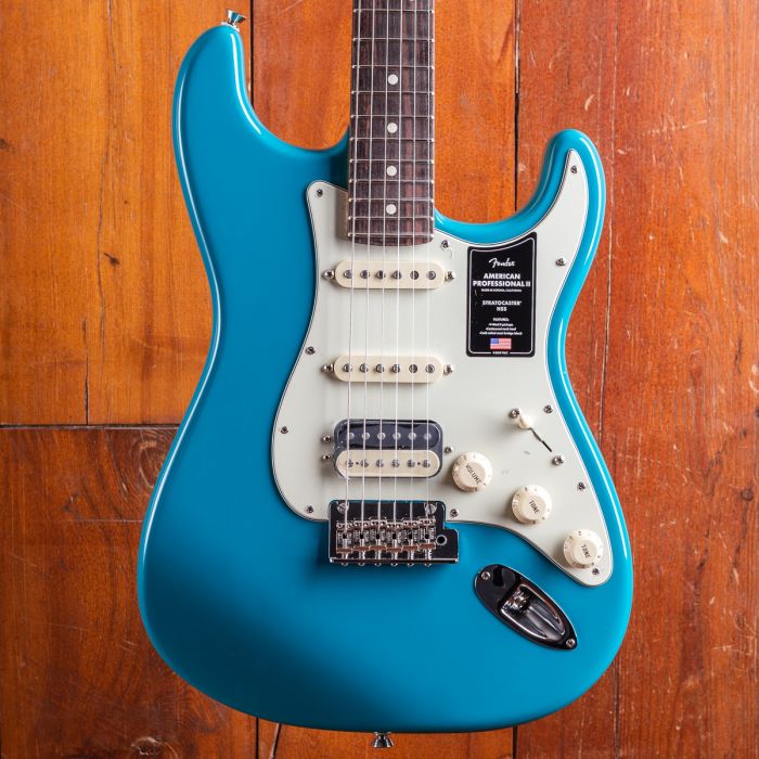 Fender American Professional II Stratocaster, HSS, Rosewood, Miami Blue