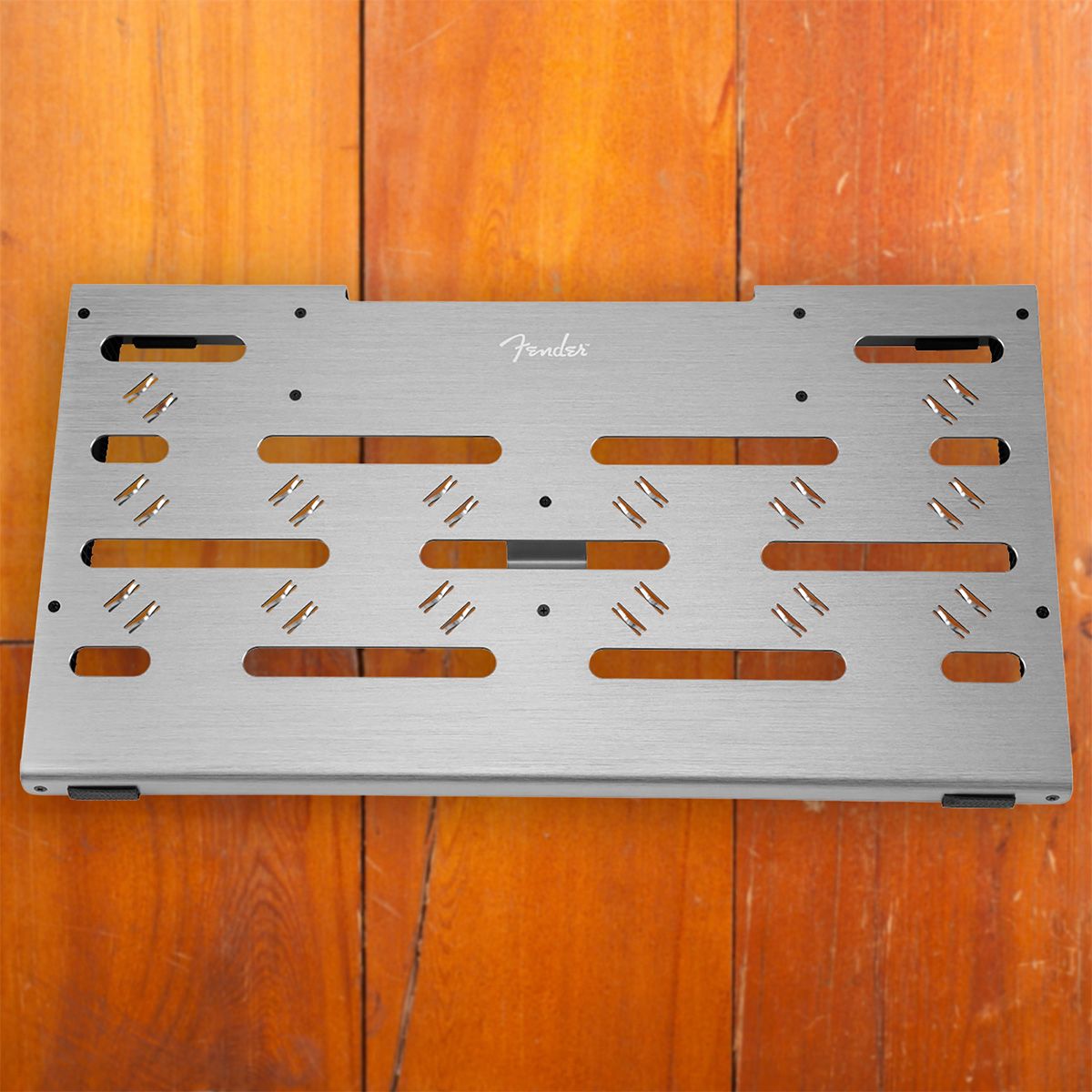 Fender Professional Pedal Board Medium – Guitar Accessory