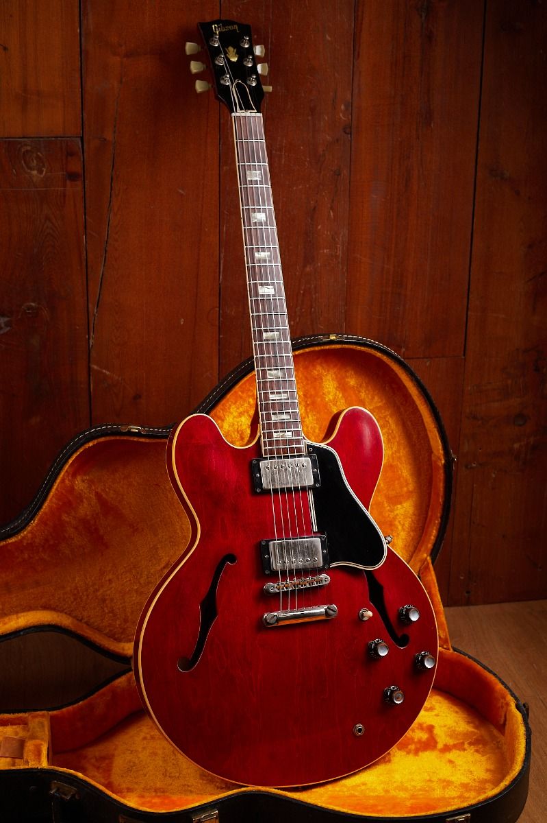 Gibson ES-335 Cherry - Mint vintage guitar (1962) – Elect