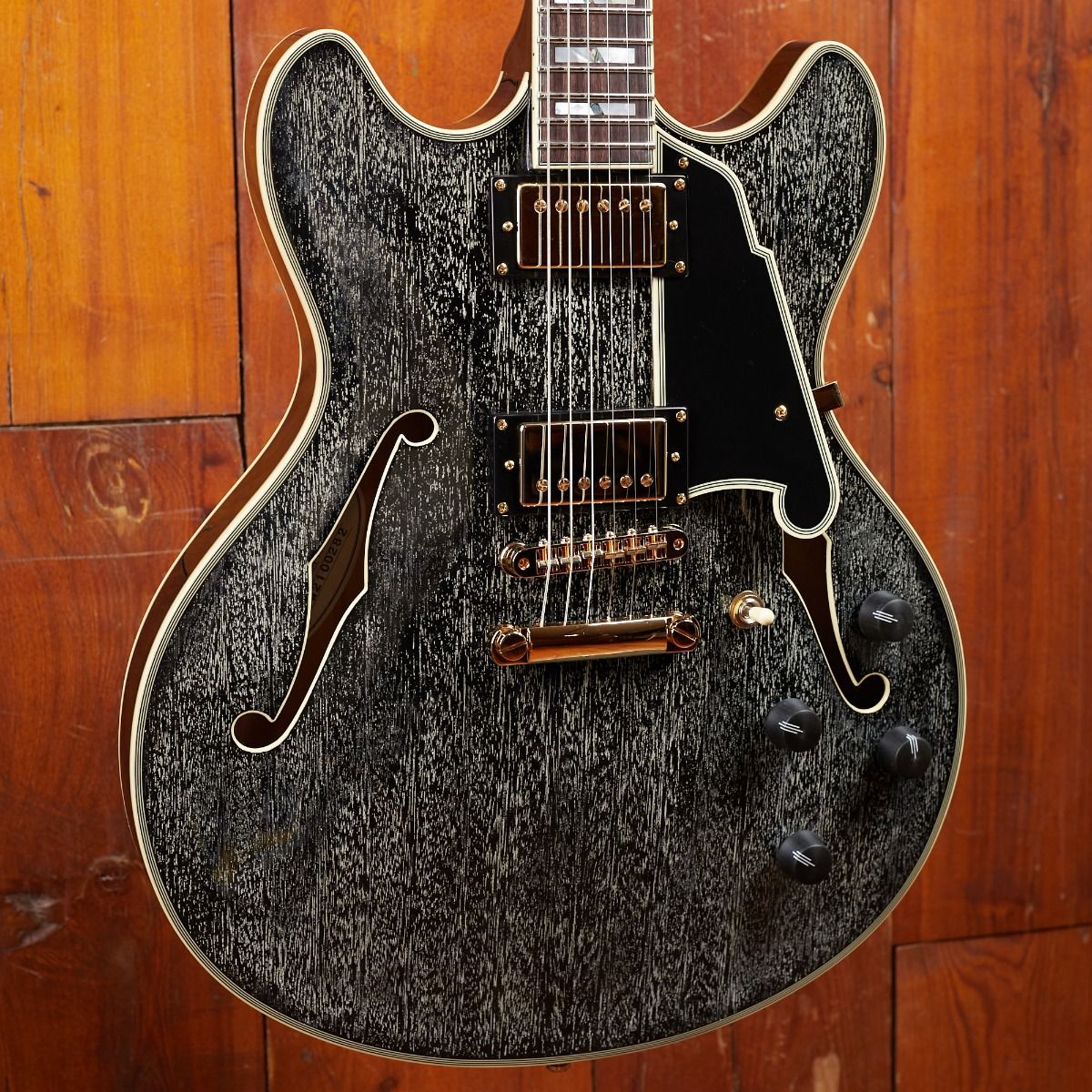 D'Angelico Excel DC Black Dog – Electric Guitar | Max Guitar