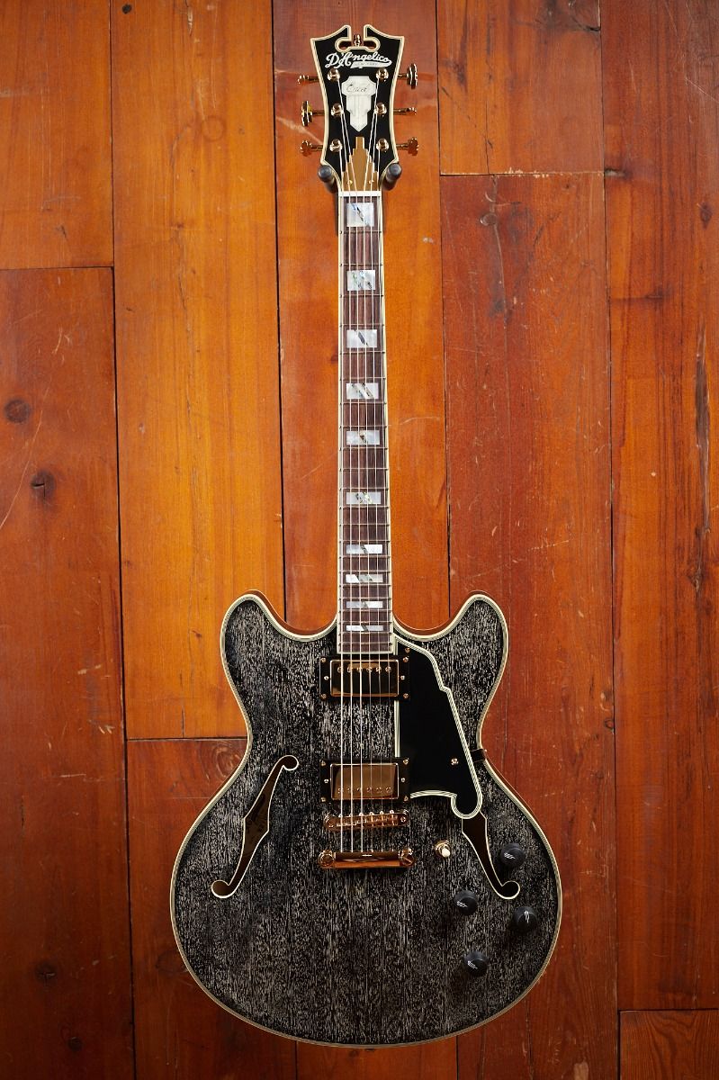 D'Angelico Excel DC Black Dog – Electric Guitar | Max Guitar