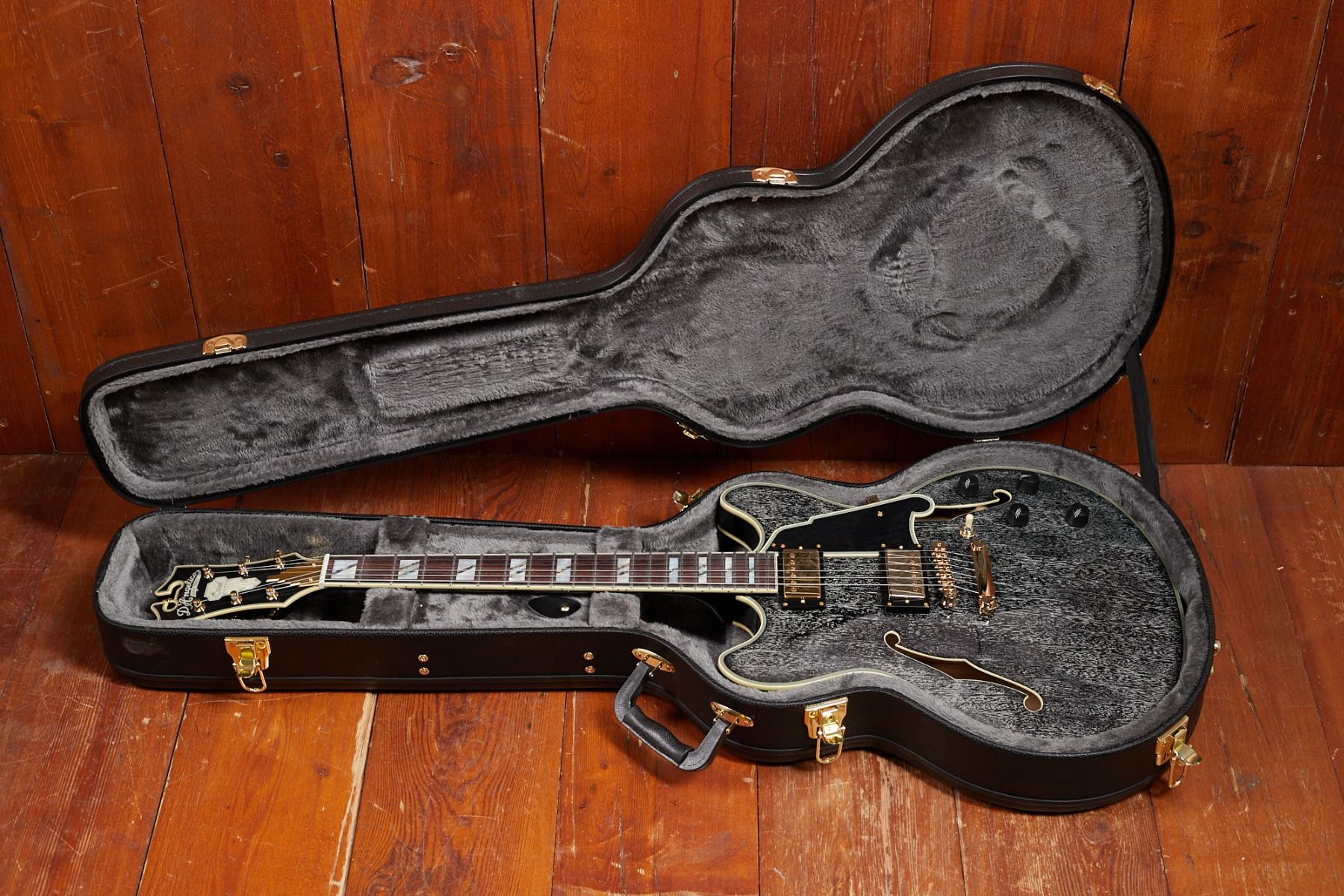 D'Angelico Excel DC Black Dog – Electric Guitar | Max Guitar