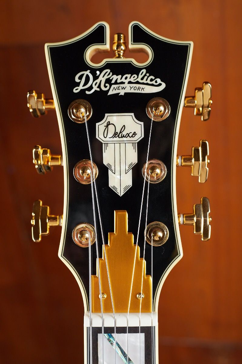 D'Angelico Deluxe Atlantic Solid Black – Electric Guitar | Max Guitar
