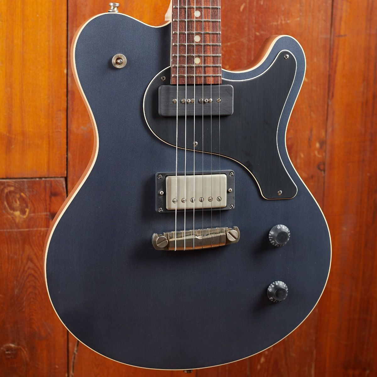 リスケンバッカー Nik Huber Krautster III dark Charcoal Frost – Electric Guitar