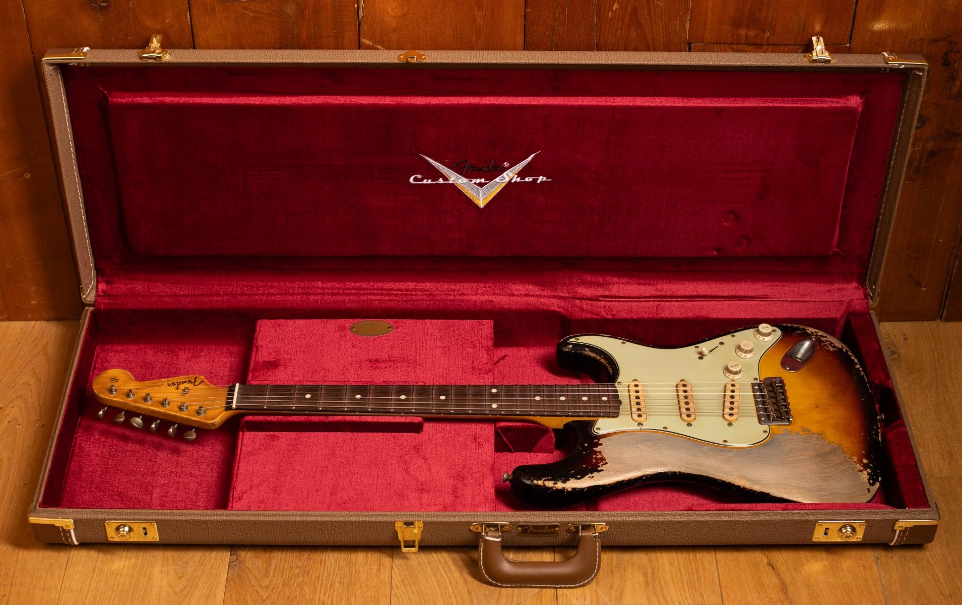 Fender CS 1961 Stratocaster Super Heavy Relic 3-Color Sunburst