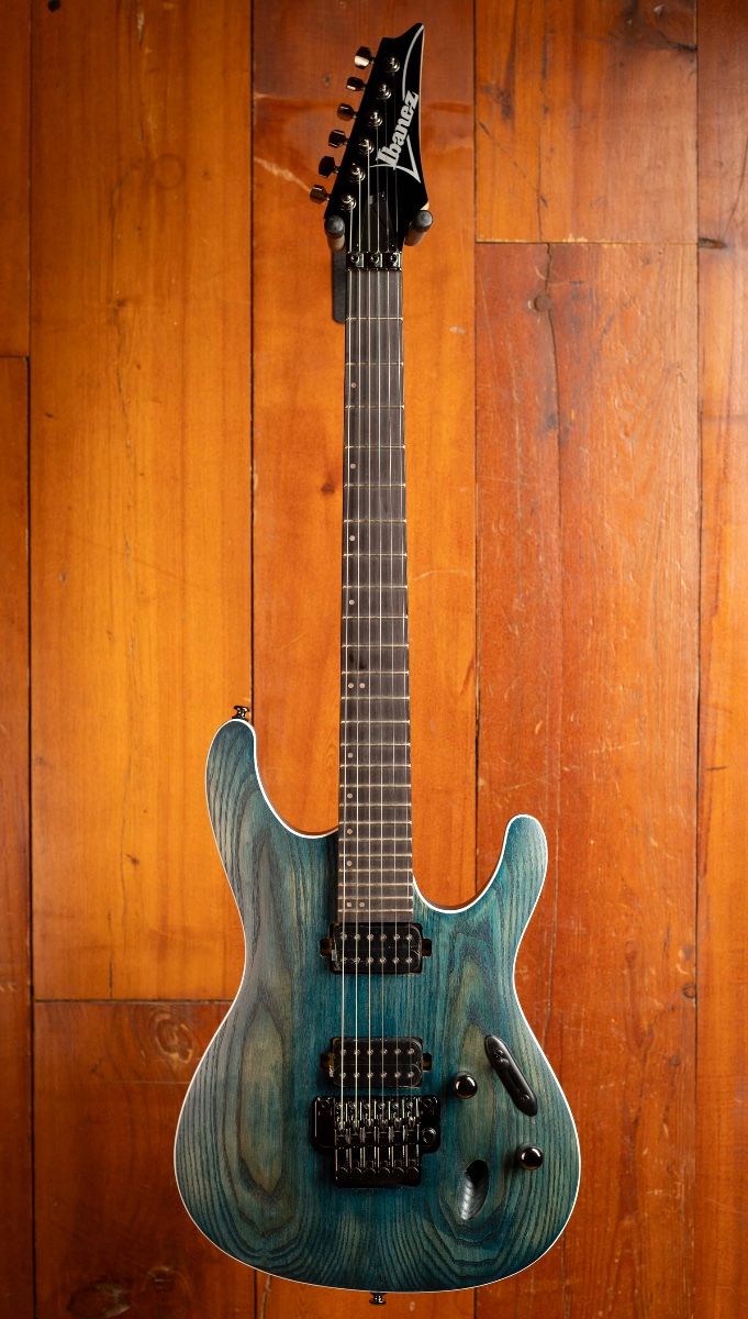 Ibanez S520AH Cosmic Blue Flat – Electric Guitar | Max Guitar