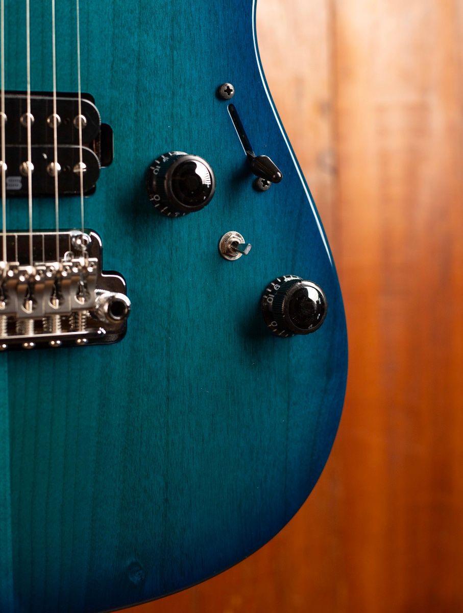 あお Ibanez AZ2402 Sapphire Blue – Electric Guitar | Max Guitar