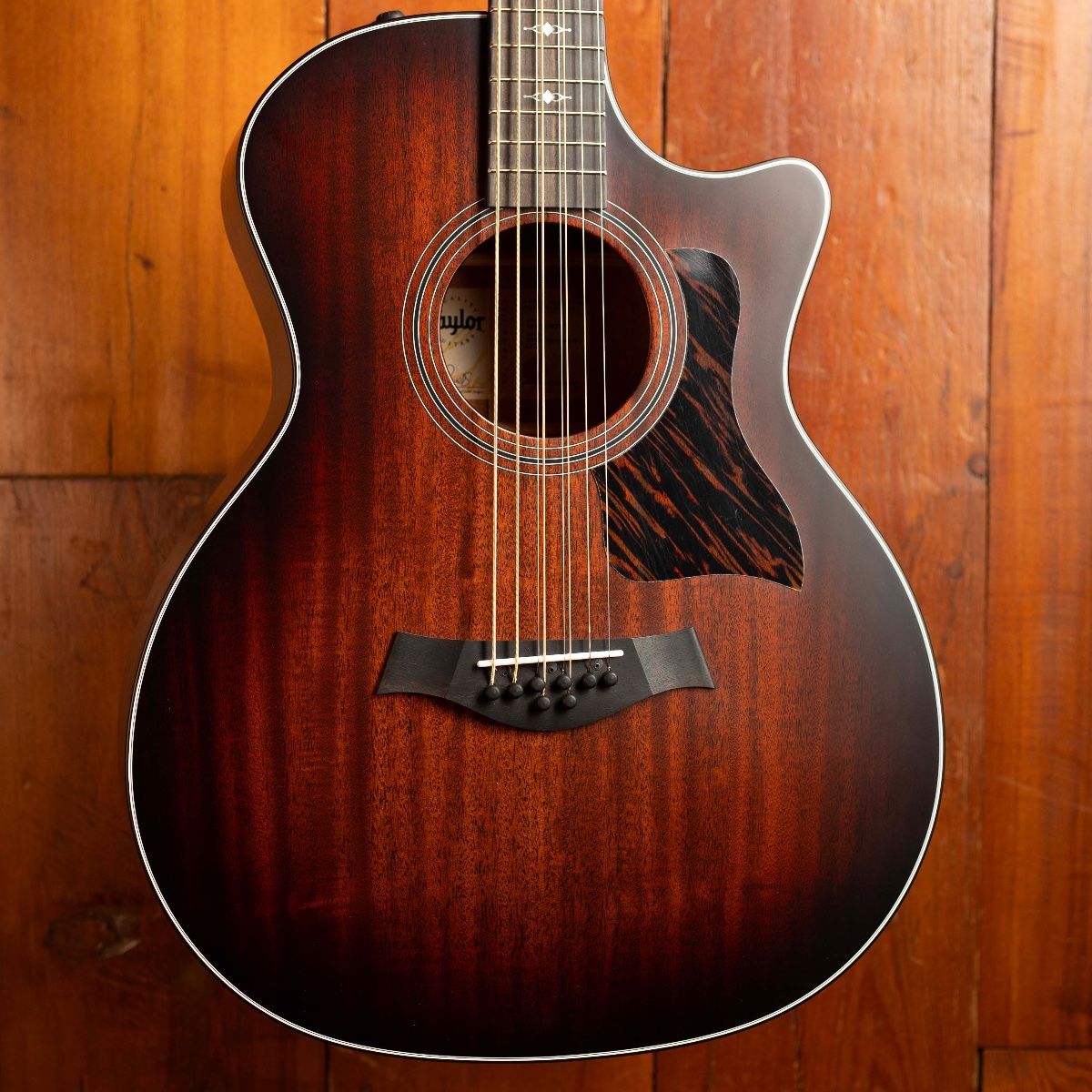 Taylor 324ce Baritone-8 LTD – Guitarra Acústica | Max Guitar