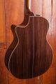 Taylor 814ce, Radius Armrest, V-Class