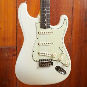 Vintage Fender 1962 Stratocaster Olympic white