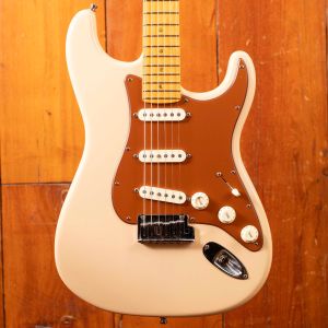 Fender American Deluxe Stratocaster Desert Sand