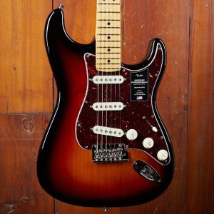 Fender American Professional II Stratocaster, Maple Neck, 3-Tone-Sunburst