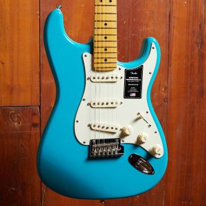 Fender American Professional II Stratocaster, Maple Neck, Miami Blue