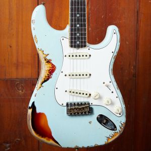 Fender CS LTD 1967 Stratocaster, Aged Sonic Blue over 3-Color Sunburst