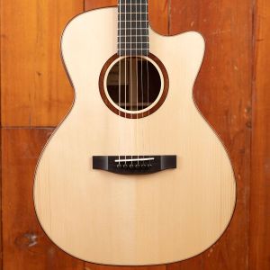 Lakewood M-18 CP Eigenart