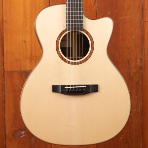 Lakewood M-18 CP Eigenart