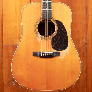 Martin D-28 Street Legend