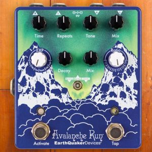 Earthquaker Devices Avalanche Run V2 Aurora Borealis