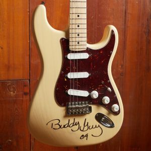 Fender Buddy Guy Strat signed by Buddy Guy (2008)
