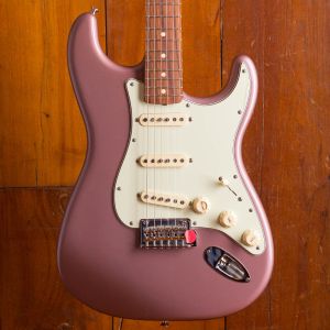 Fender Vintera 1960s Stratocaster Modified Burgundy mist metallic