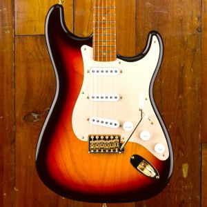 Fender CS #25 Limited Edition 1954 Stratocaster DLX Closet Classic MN, Chocolate 3-Color Sunburst