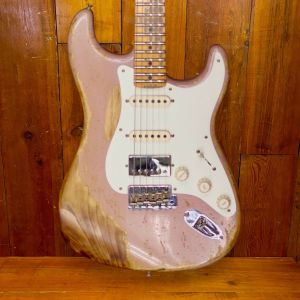 Fender CS 1957 Stratocaster Super Heavy Relic Shell Pink HSS