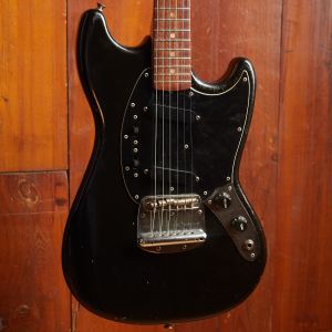 Fender Mustang Black with Fender case (1978)